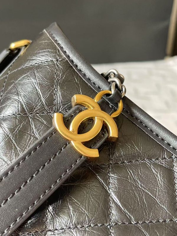 CHANEL Classic Quilted Bag - Black Calfskin GHW Chain Shoulder Bag - Image 4