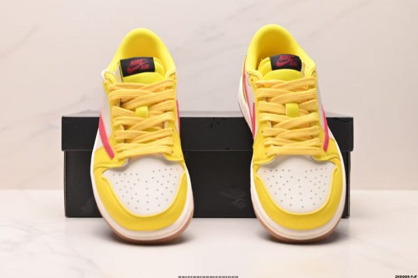 Travis Scott x AJ1 Low "Reverse Mocha" - Lightning Collaboration - Image 7