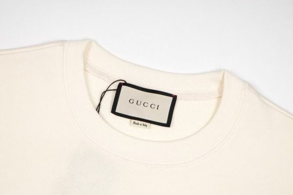 GUCCI Pineapple Logo Sweatshirt - Heavyweight Unisex White/Apricot - Image 4