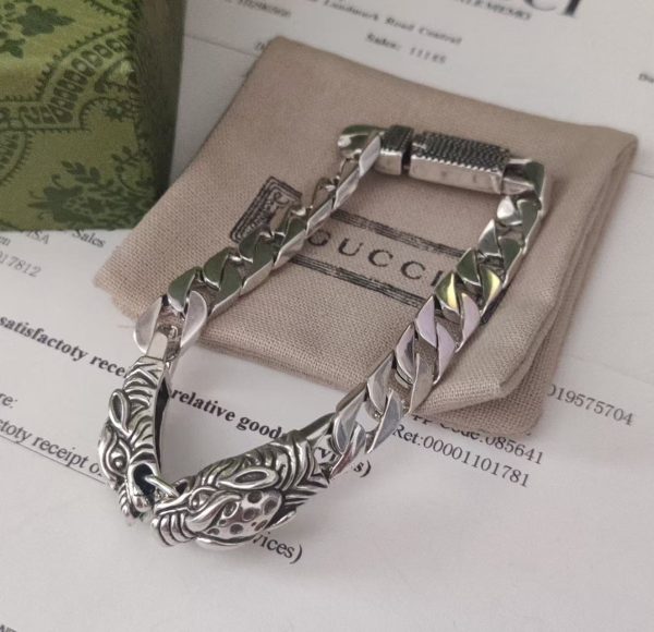 GUCCI Double Tiger Bracelet - Image 9